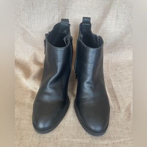 Universal Thread Booties